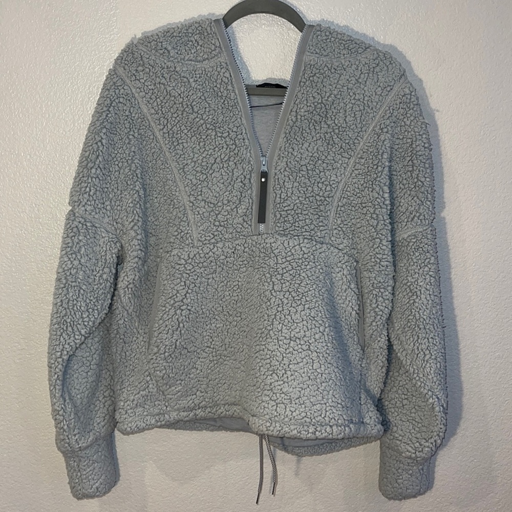 praNa pullover